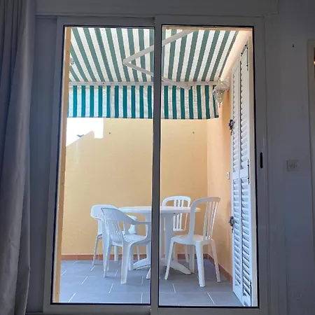 Joli Mezzanine Avec Parking Et Wifi La Roquille Agde