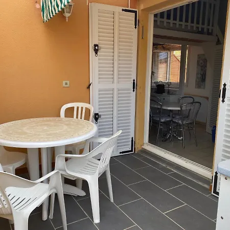 Joli Mezzanine Avec Parking Et Wifi La Roquille Agde