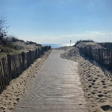 Joli Mezzanine Avec Parking Et Wifi La Roquille