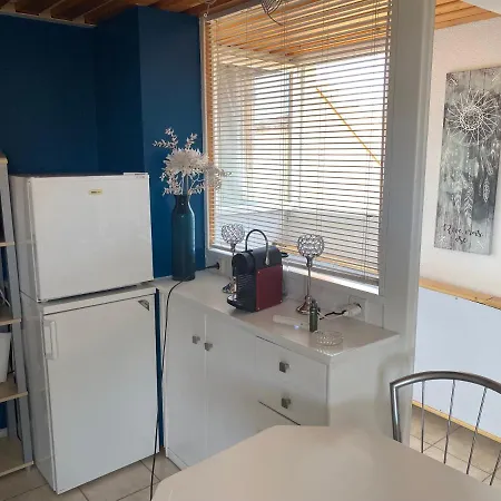 Joli Mezzanine Avec Parking Et Wifi La Roquille Lejlighed Agde