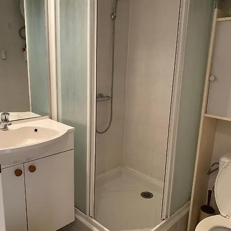 Joli Mezzanine Avec Parking Et Wifi La Roquille Lejlighed *