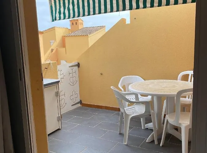 아파트 Joli Mezzanine Avec Parking Et Wifi La Roquille 아그