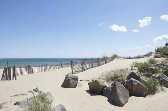 Joli Mezzanine Avec Parking Et Wifi La Roquille Agde